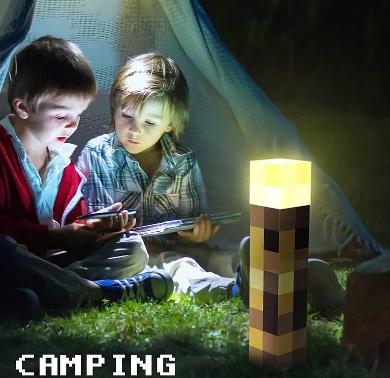 Minecraft lampa - pochodeň svítící 4 barvami