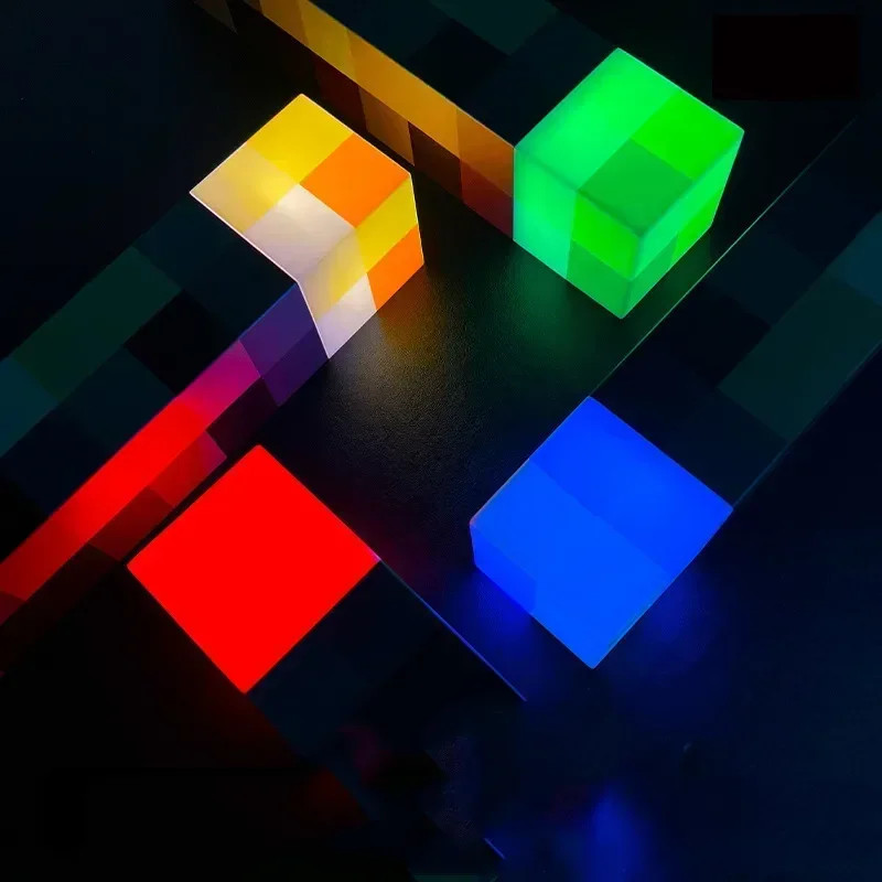 Minecraft lampa - pochodeň svítící 4 barvami