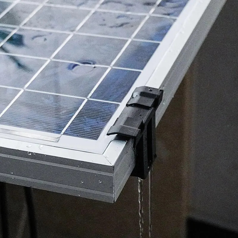 Klip pro odvod vody FV panelů 30mm, plast, černý