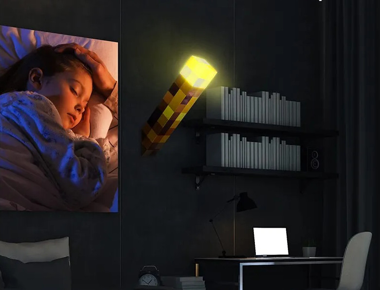 Minecraft lampa - pochodeň svítící 4 barvami